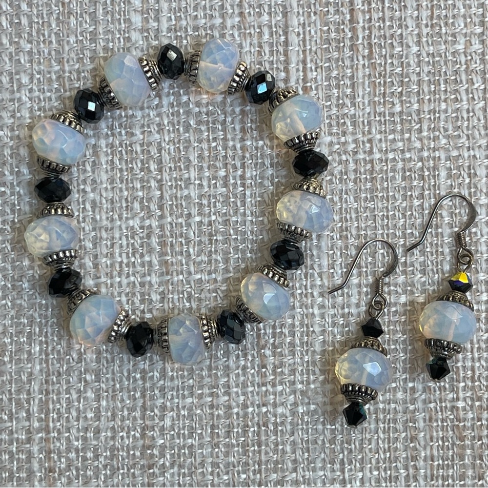 Moonstone-like Stretch Bracelet & Drop Earring Set Black Faceted Bead SilverTone